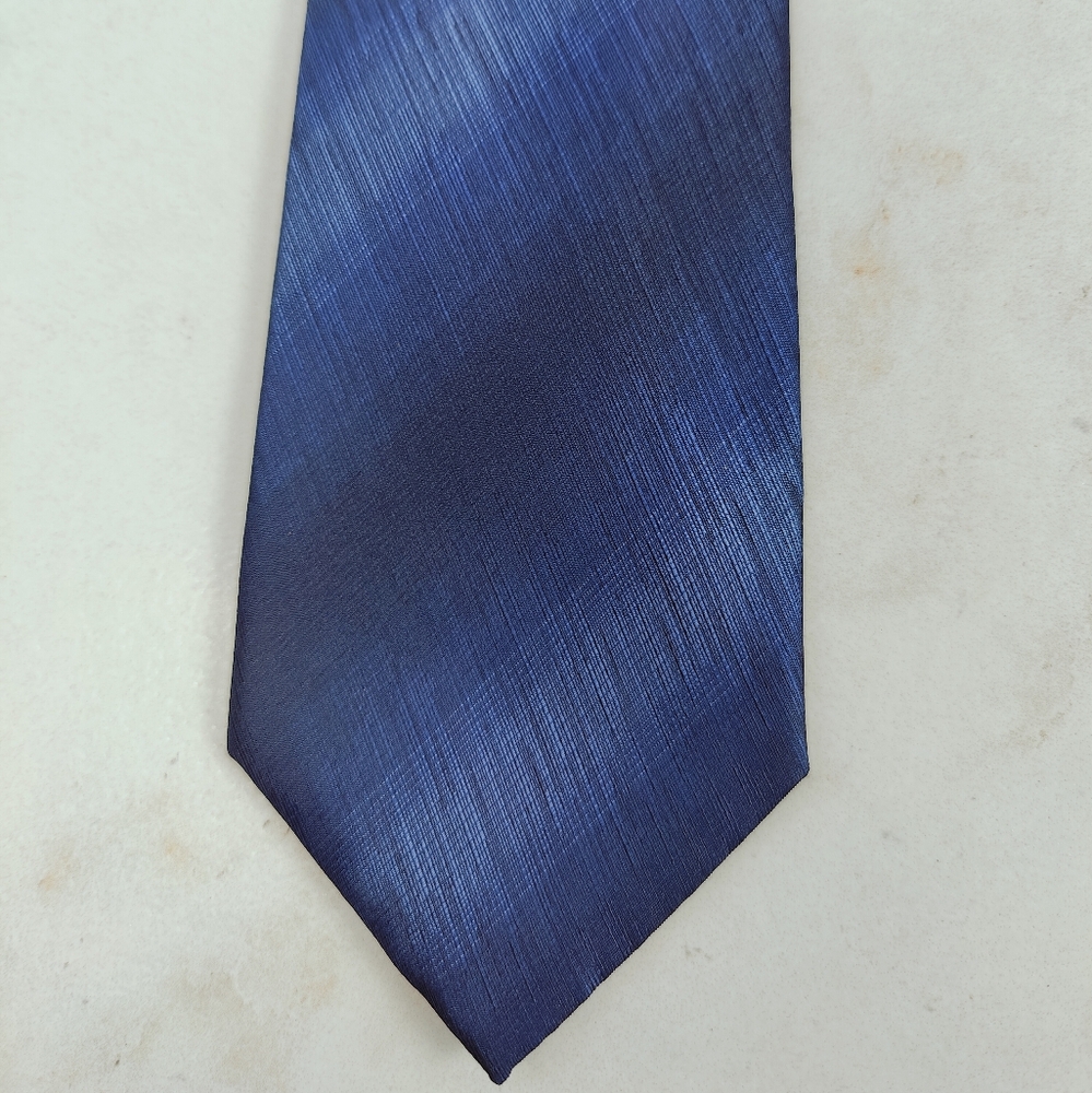Axist Men's Cobalt Blue Ombre 3.25" Tie